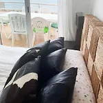 En Primera Linea De Playa Con Piscina Y Garaje Gratuito Daire *