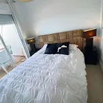 En Primera Linea De Playa Con Piscina Y Garaje Gratuito Daire Denia
