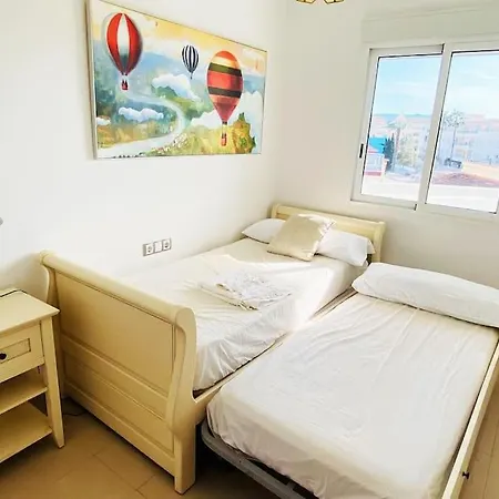 En Primera Linea De Playa Con Piscina Y Garaje Gratuito * Denia