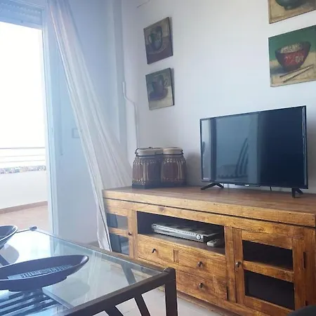 En Primera Linea De Playa Con Piscina Y Garaje Gratuito Apartment