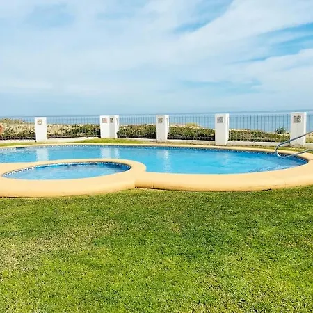En Primera Linea De Playa Con Piscina Y Garaje Gratuito Apartment Denia