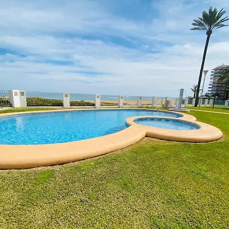 Apartment En Primera Linea De Playa Con Piscina Y Garaje Gratuito