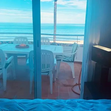 Apartment En Primera Linea De Playa Con Piscina Y Garaje Gratuito Denia