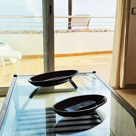 En Primera Linea De Playa Con Piscina Y Garaje Gratuito Apartment